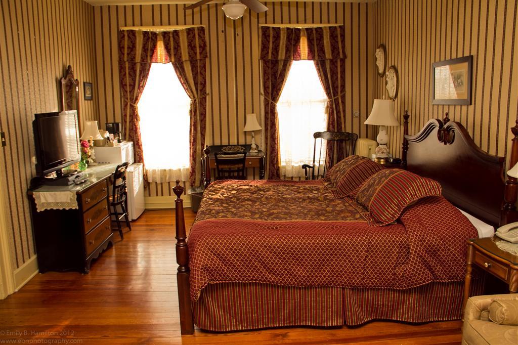 The Yankee Pedlar Inn Torrington 客房 照片