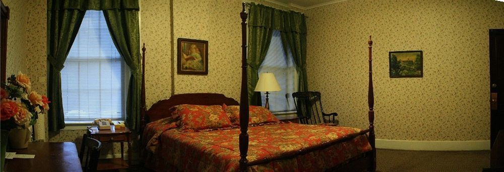 The Yankee Pedlar Inn Torrington 外观 照片